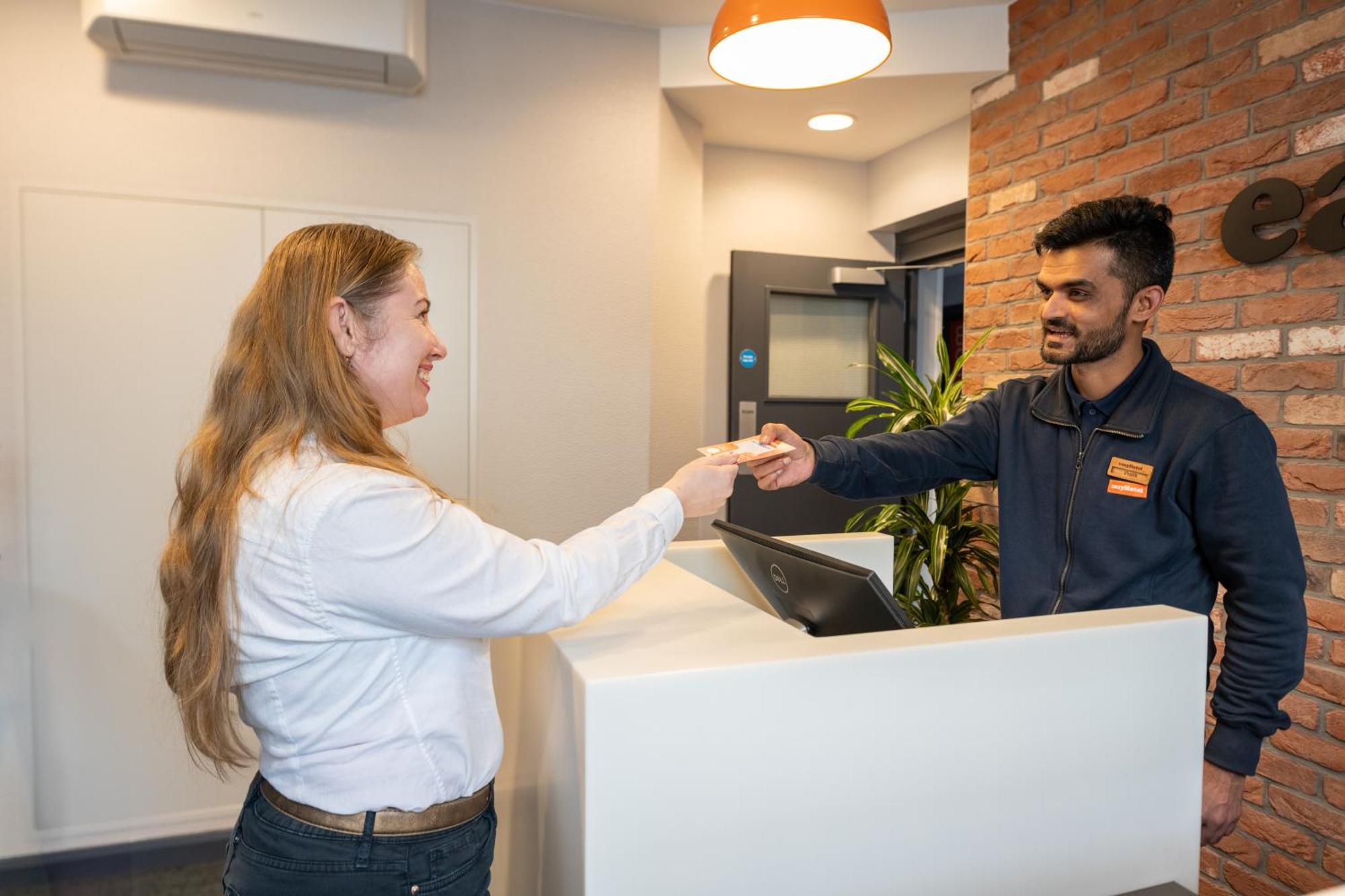 Easyhotel Victoria Hotel 2*