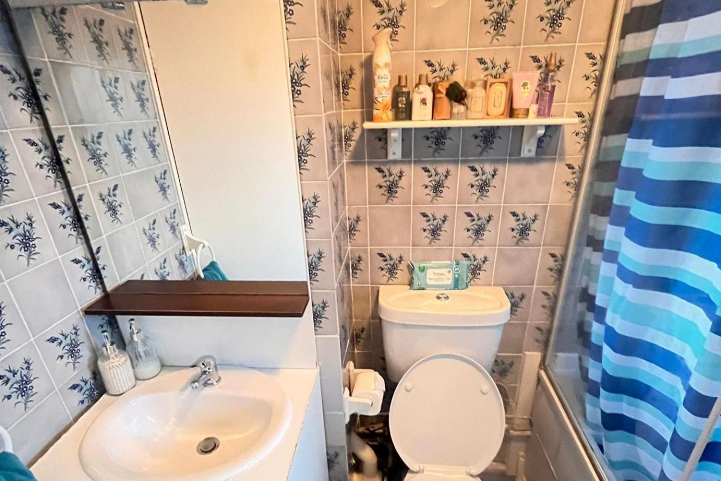 2 Bed-sleeps5-free Parking-10 Min Walk Underground * London
