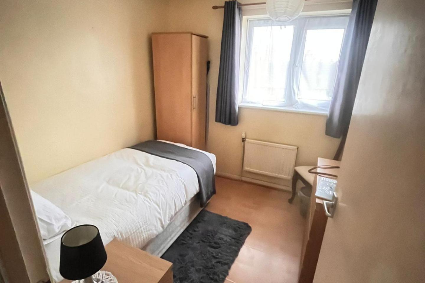 Apartment 2 Bed-sleeps5-free Parking-10 Min Walk Underground *
