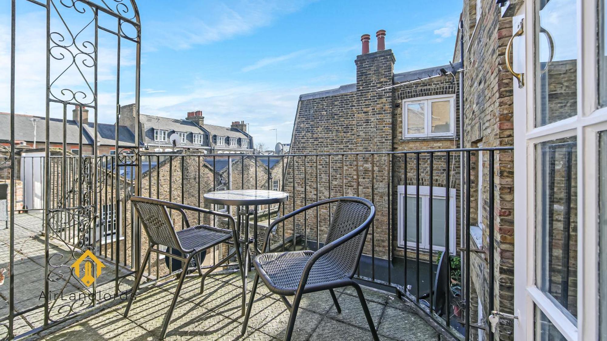 Exceptional 4 Bedroom House Paddington Station! London