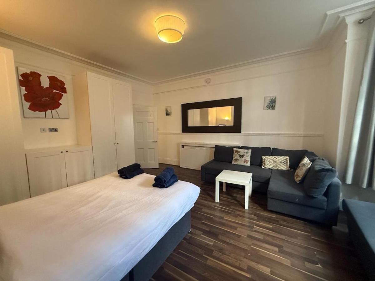 C44- Spacious Split Level Flat Near Edgware Road Appartement *