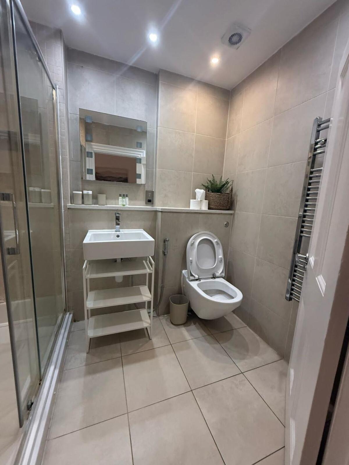 Appartement C44- Spacious Split Level Flat Near Edgware Road