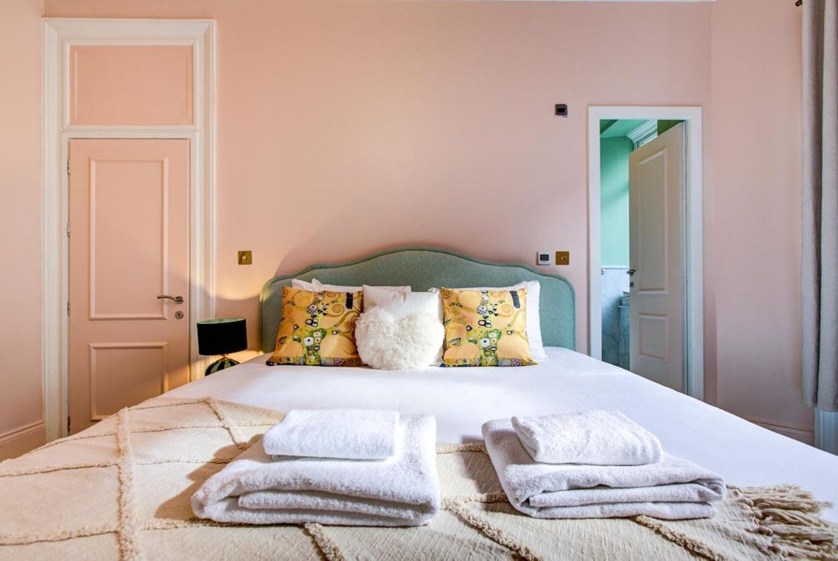 Iconic Hyde Park Apartment, 3Br Flat, Walk To Oxford St & Hyde Park Apartment
