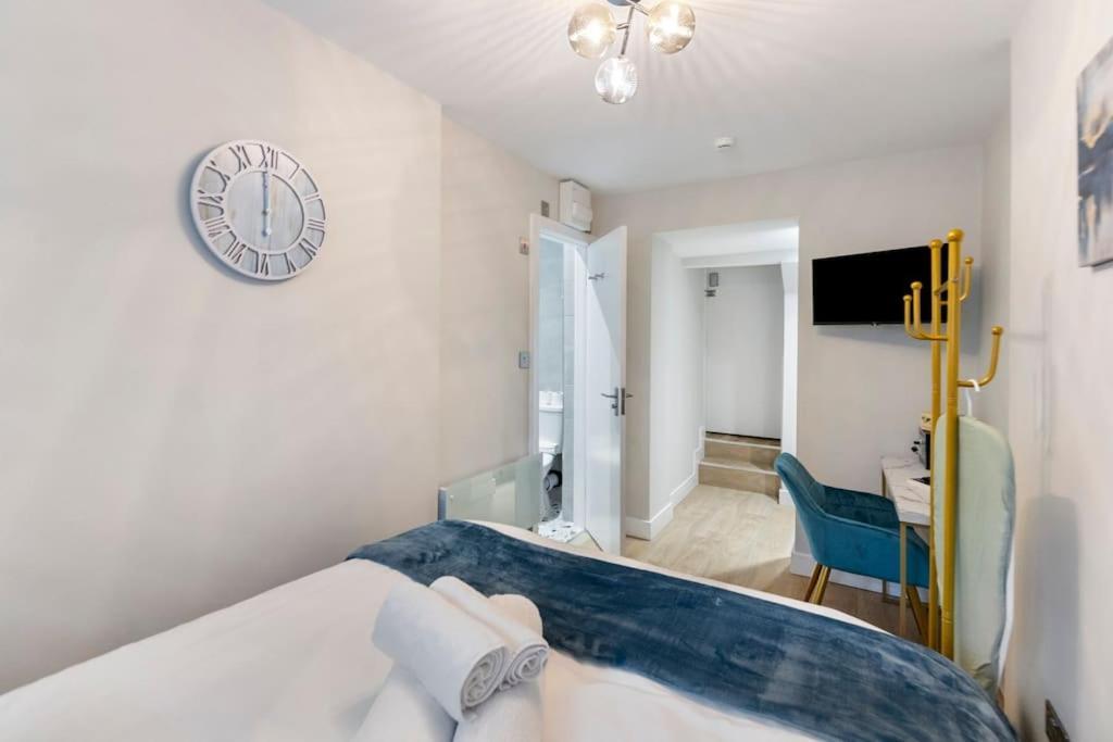 Apartahotel 74 Graham Road - Basement Londres