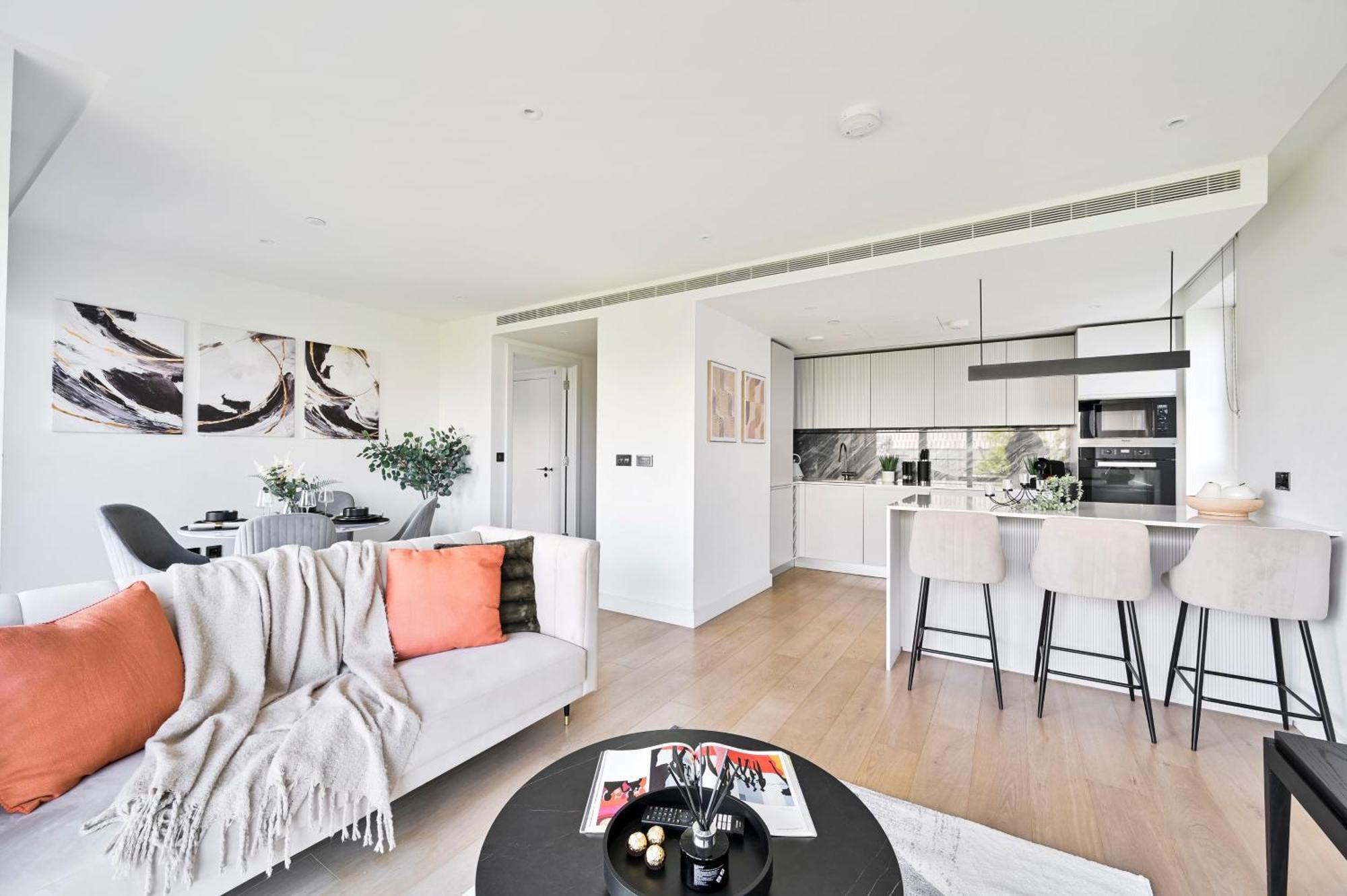 Apartment Exotic Two Bedroom Apartment -West London -Steps To Tube, Westfield