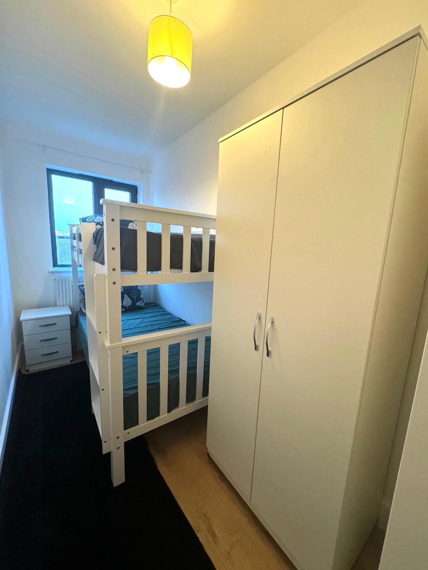 Stunning 2bedroom Flat With 2 Balcony In Whitechapel - 5mins To Aldgate Station