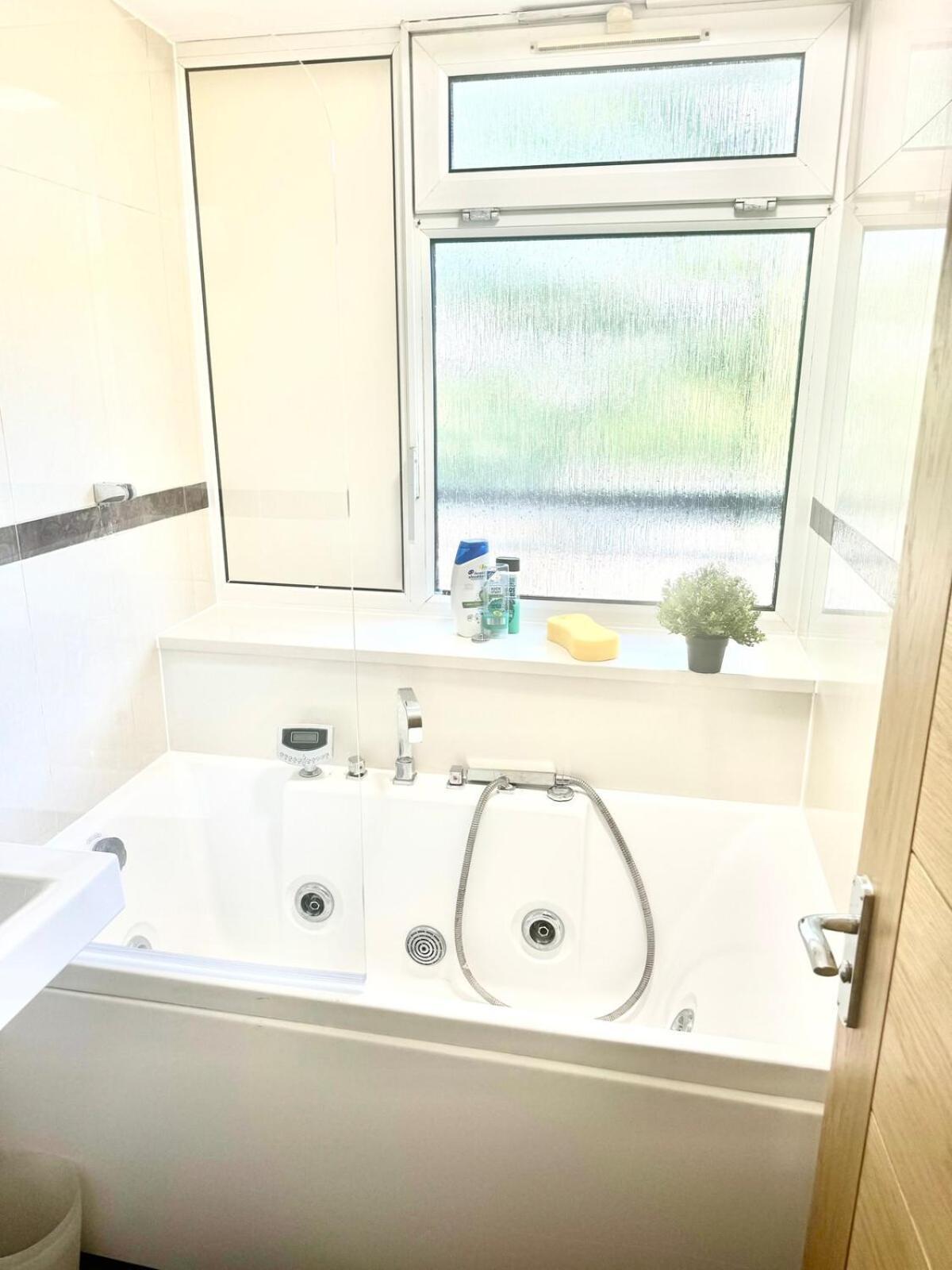 2bdr Steps To Battersea Park Apartment London