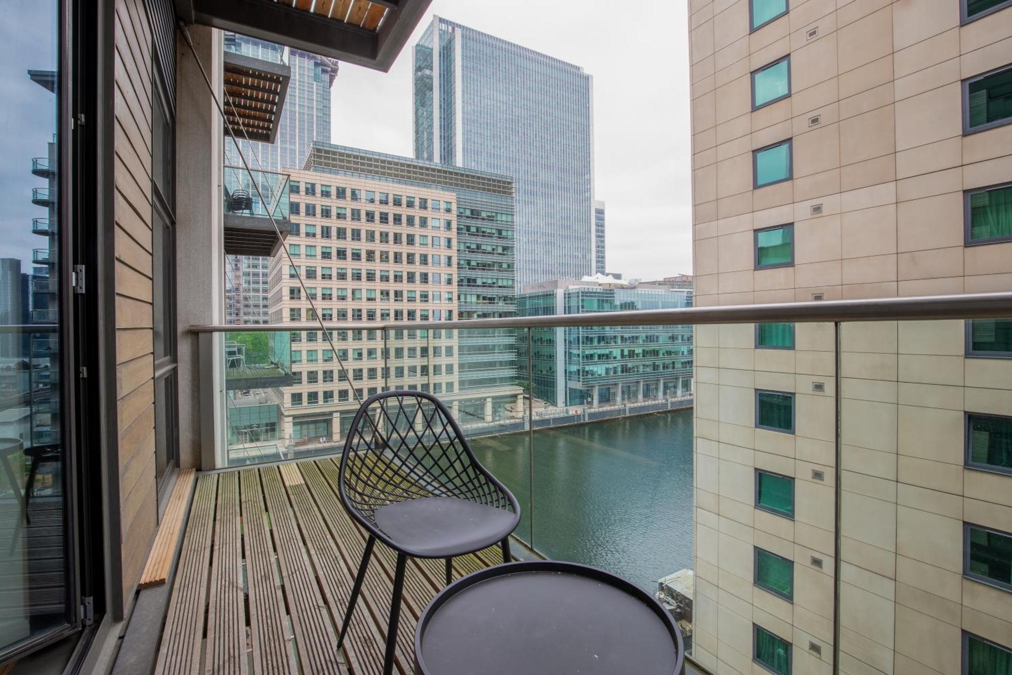 Londwell, Canary Wharf River Thames Balcony * Londen