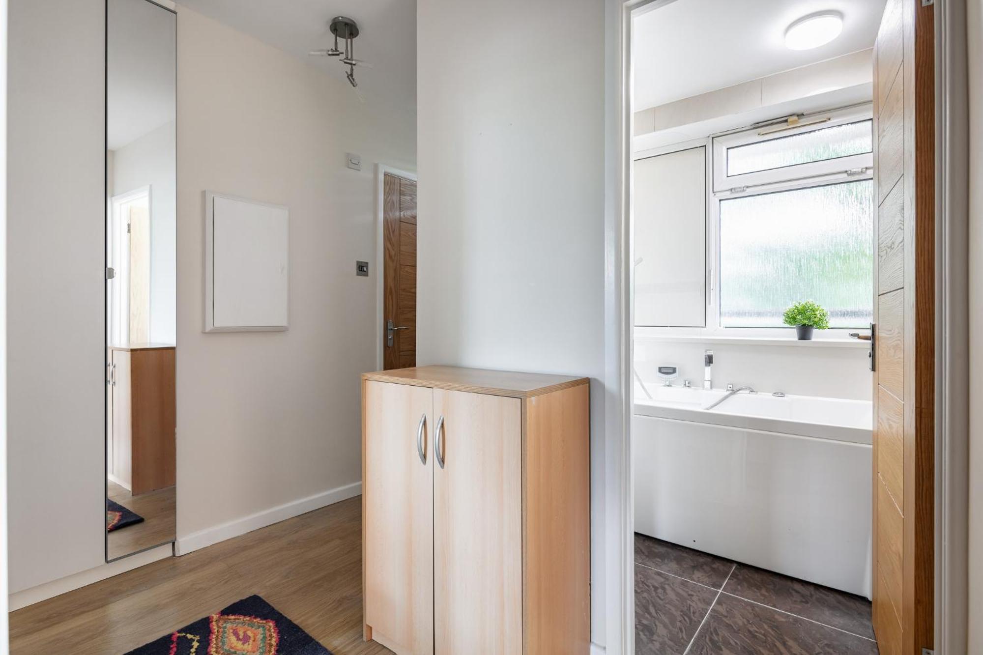 Apartment 2bdr Steps To Battersea Park London