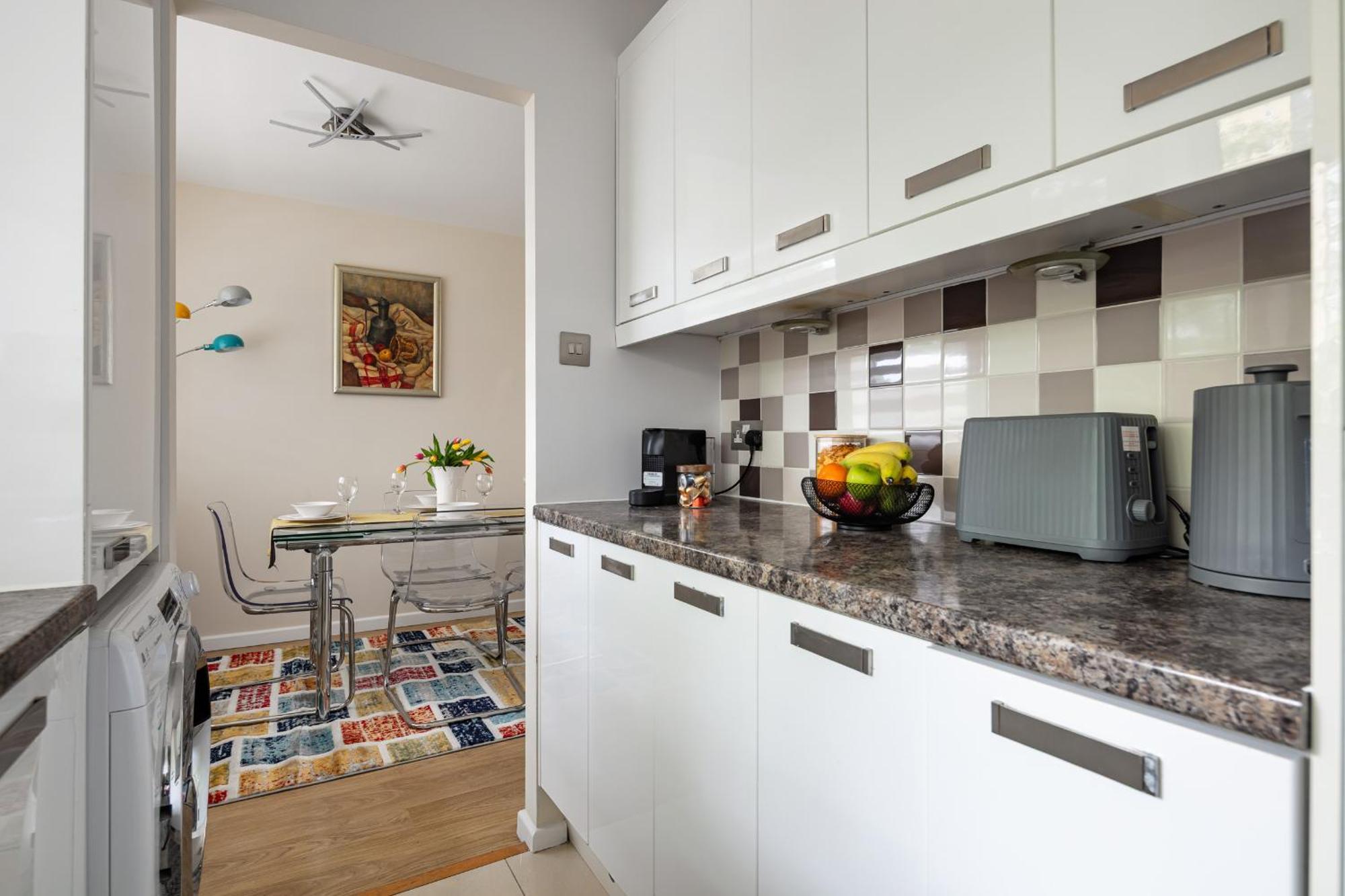 2bdr Steps To Battersea Park * London