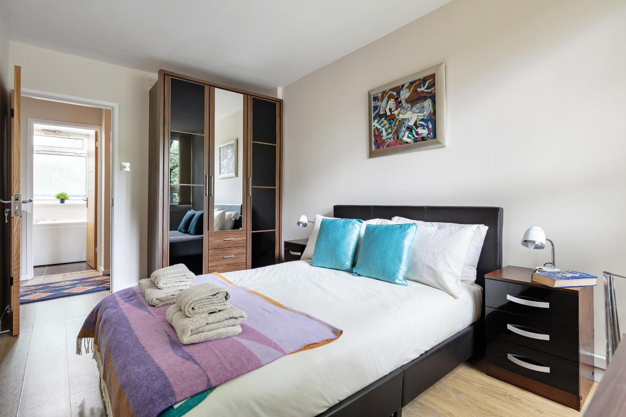 2bdr Steps To Battersea Park *
