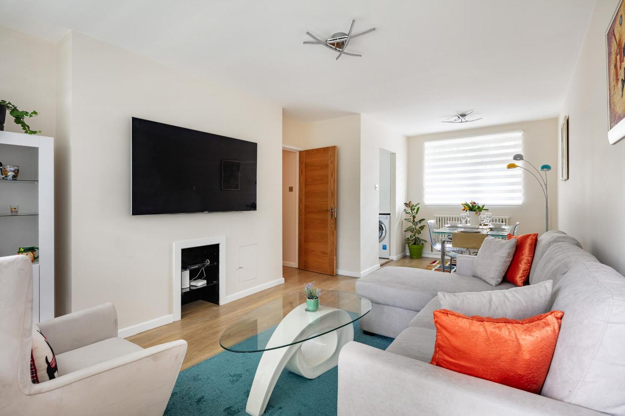 2bdr Steps To Battersea Park * London