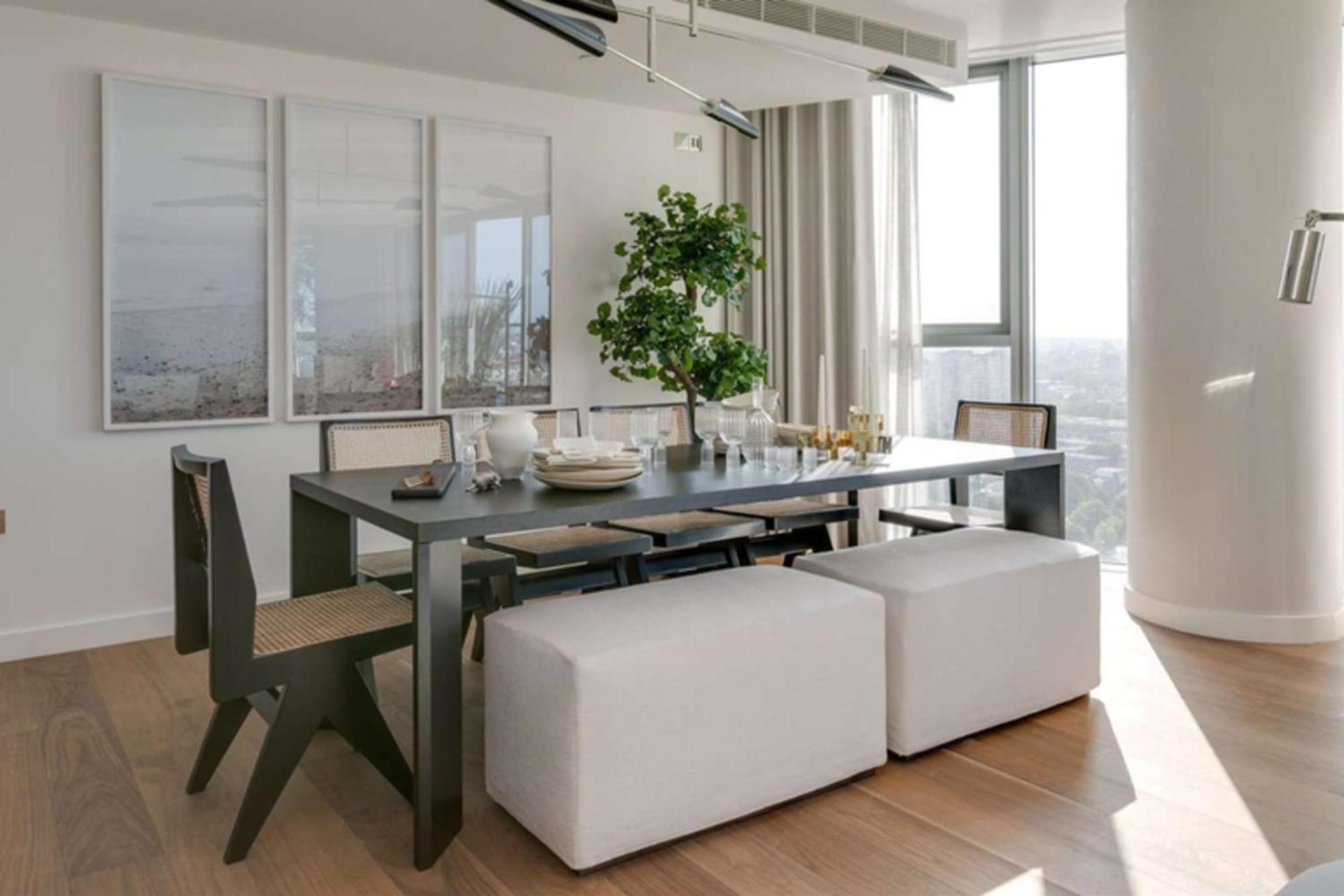 Chelsea Waterfront Upmarket Two Bedroom * London