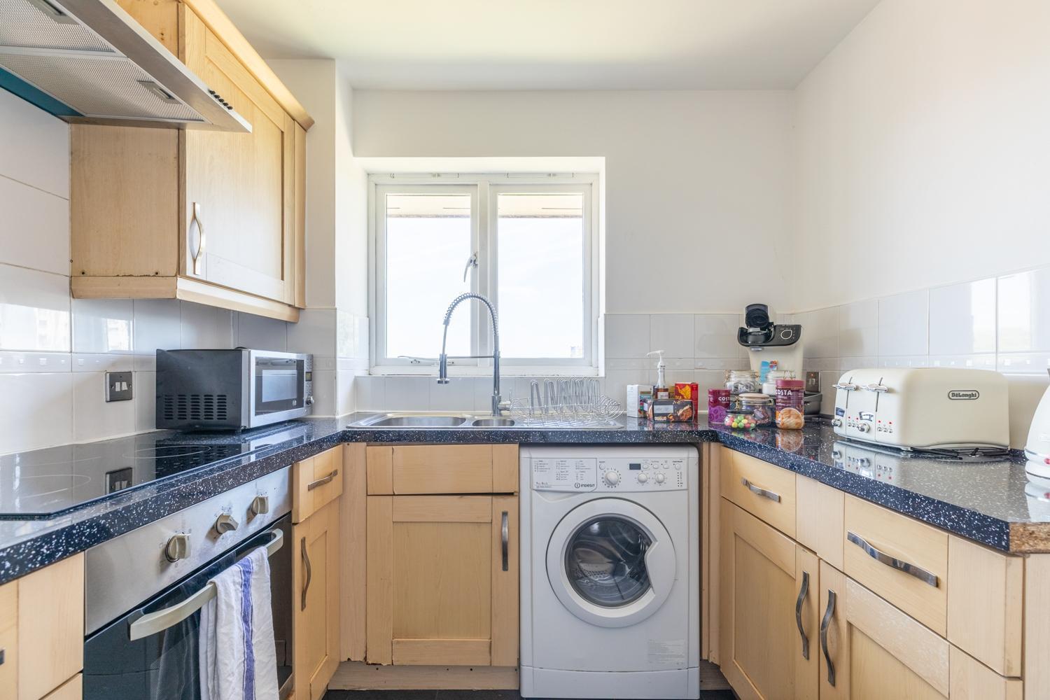 Skyline Haven - Modern 2b, Parking, Wifi & 4ktv London
