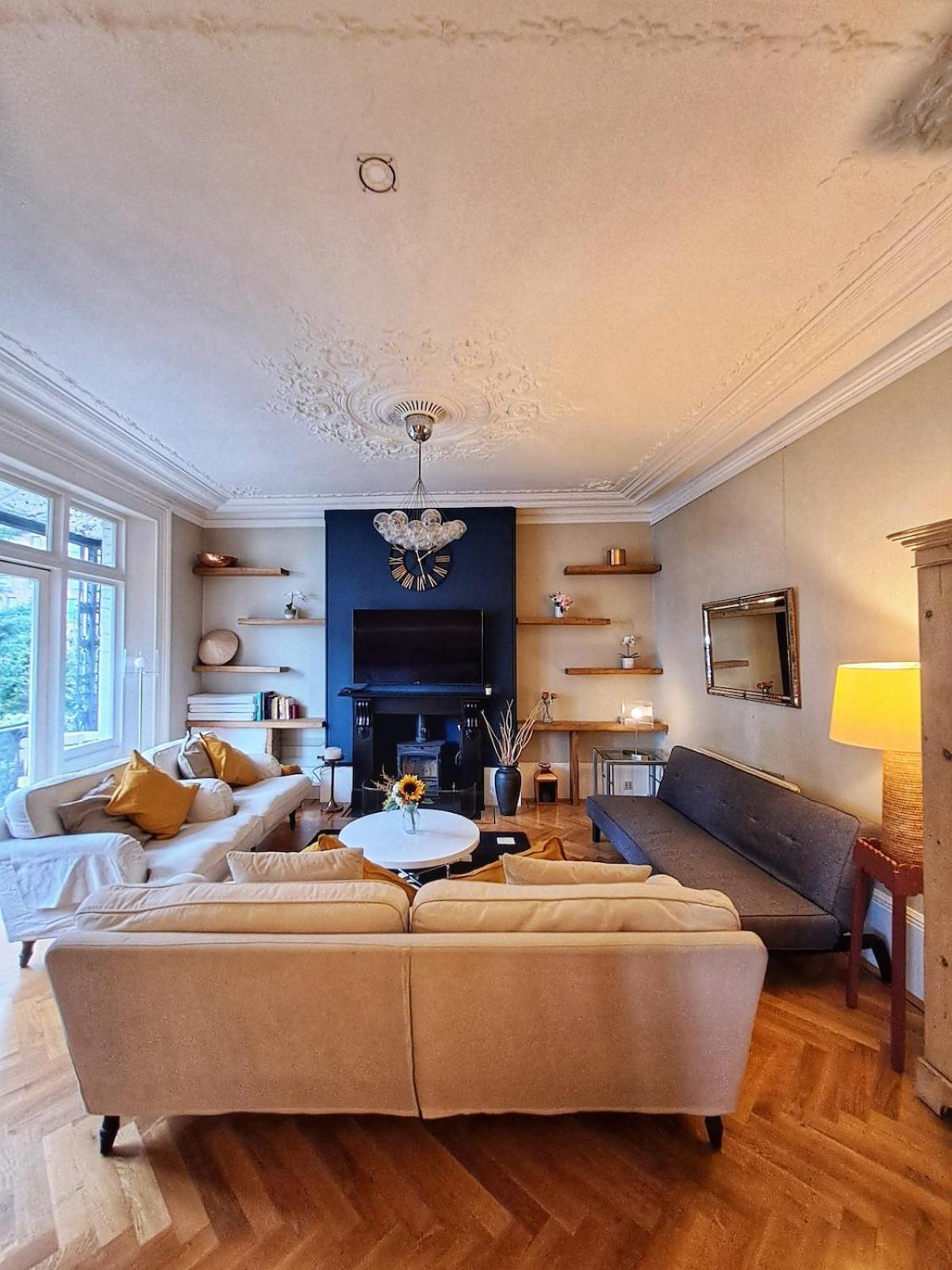 Business Relocators Contractor In Luxury Flat 2b2b