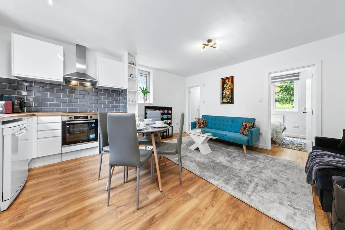 *brand New 1 Bedroom Flat In London* Apartment London