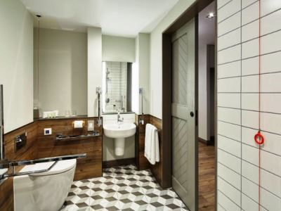 By Marriott Bridge Hotel London