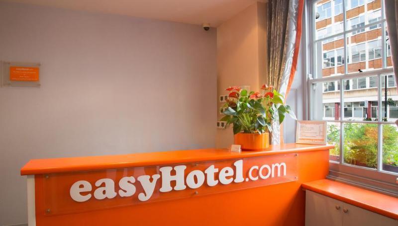 Hotel Easyhotel Victoria London