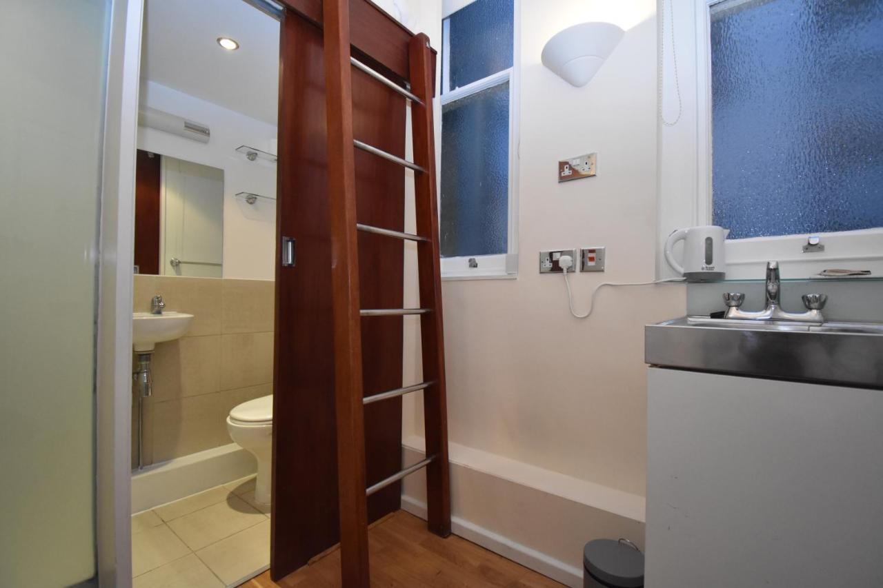 Apartment One Of London's Smallest Studios! London