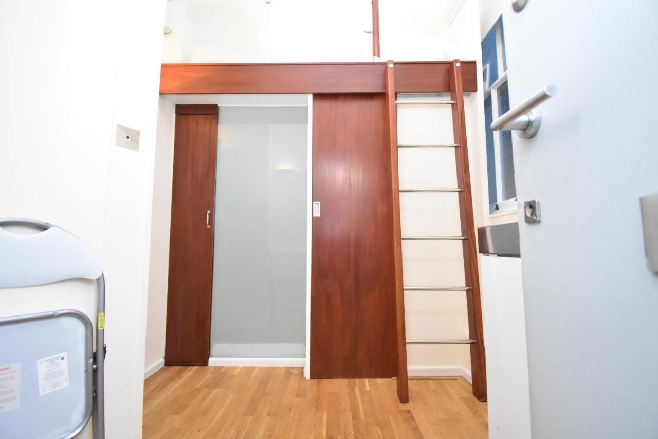 One Of London's Smallest Studios! Apartment London