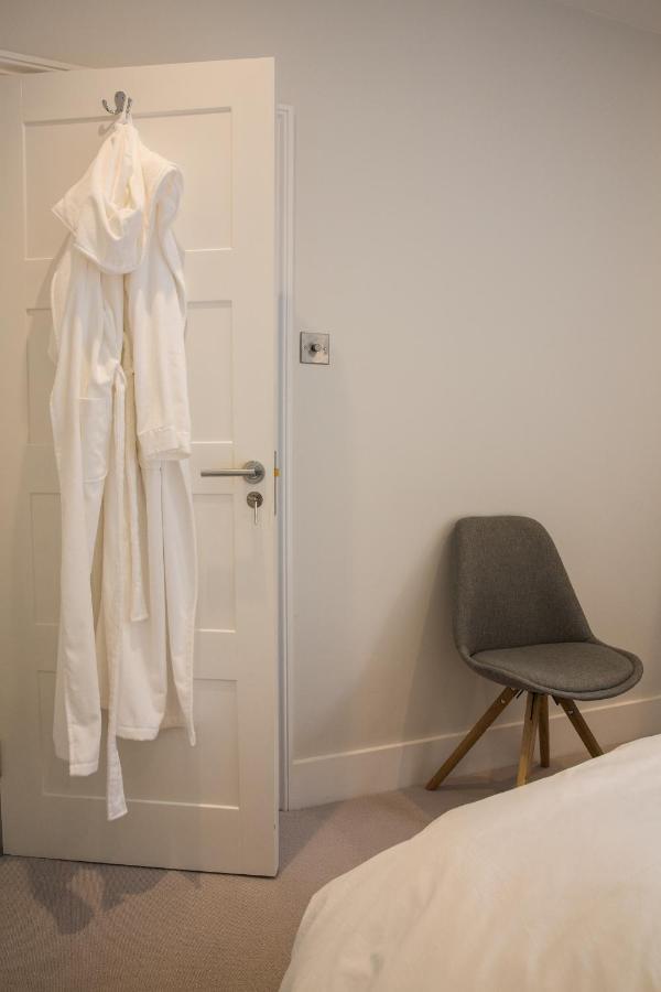 Magnificent House For 6 In Fulham With Back Garden Holiday home London