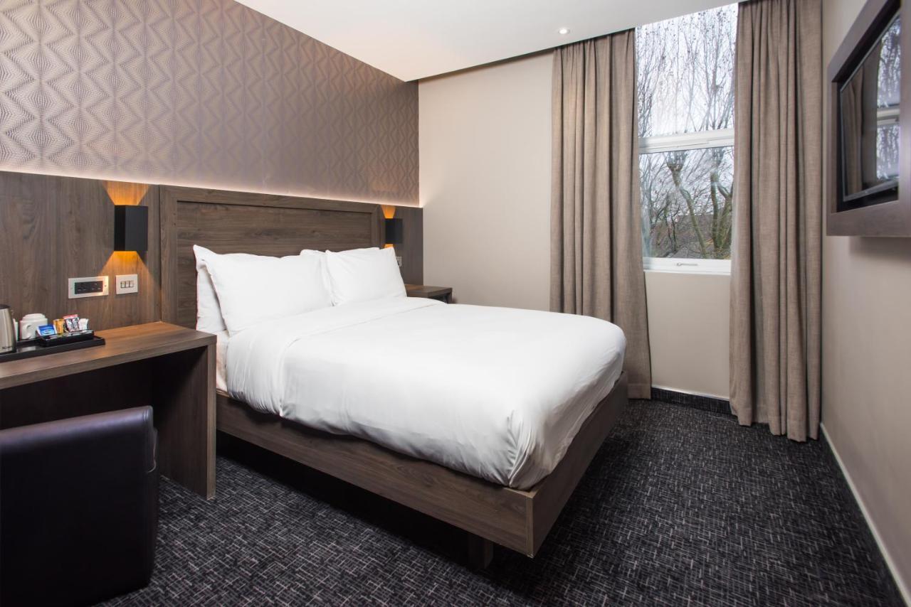 Brit Elephant Castle Hotel London