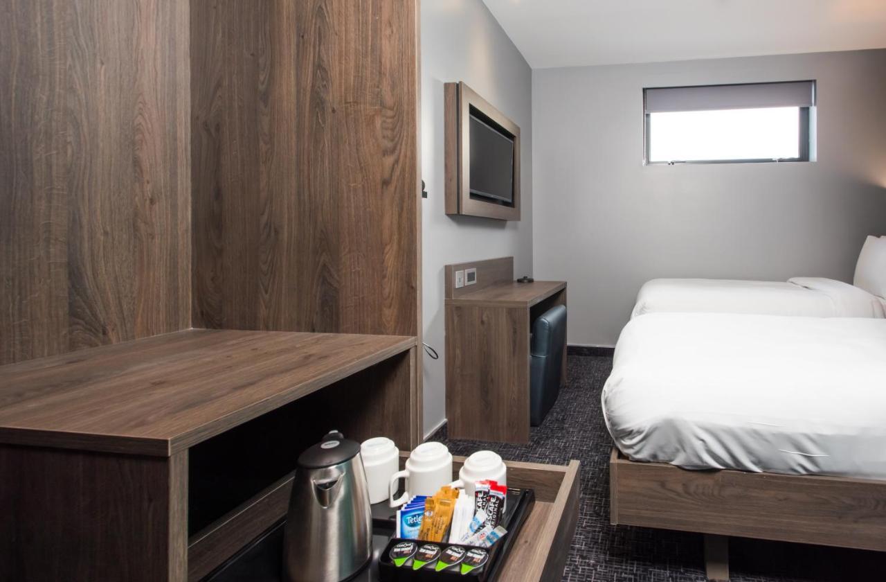 Brit Elephant Castle 3* London
