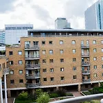 Oyo Home 139 Meridian Place 2 Bed