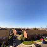 Bright, Spacious, Modern Interior Decor 2 Bedrooms Apartment With Amazing Views