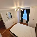 Victorian Style Apartment In London City