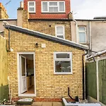 2 Bed Terraced House With Loft In Stratford London