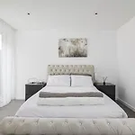 Rooms In Shared Luxury Flat