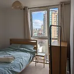 2 Bed 2 Baths Apt In Stratford