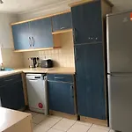 Lovely 3 Bed Semi Detached House With Off Street Parking Located In A Quiet Close