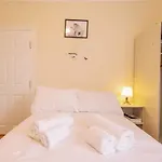 Pass The Keys Flat 3 And 4 Top Floor Comfy Two Studio Rooms
