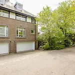 Garden Flat On Leafy Cator Estate In Blackheath