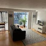 1 Bed Flat With View Of Vibrant Hoxton Square