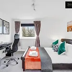 Caraway Heights 2Bedroom Apt Sleeps 6 In Canary Wharf, Free Parking, Near Excel, O2 & London City Airport By Maison Christo Property Short Lets & Serviced Accommodation