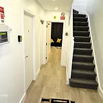 London Sleephouse Partying Is Not Allowed Pls