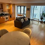 1 Bed Flat With View Of Vibrant Hoxton Square