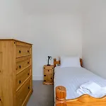 Pass The Keys Modern Simplicity 10Mins From Westfield, Stratford