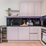 New Riverside Apt Sleeps 5 Easy To Tour London