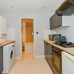 Cosy 1 Bedroom Home For Small Families