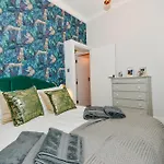 Cosy 1 Bedroom Home For Small Families