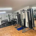 Specious Apartment In Canning Town