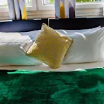 2 Bedrooms -Parking-Very Spacious-Wifi