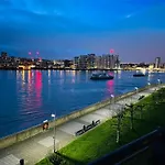 Room In A Shared Flat, E16