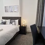Excel London City Airport O2 King Beds With Garden