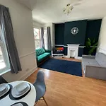 East End Short Stay Apartment