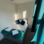East End Short Stay Apartment